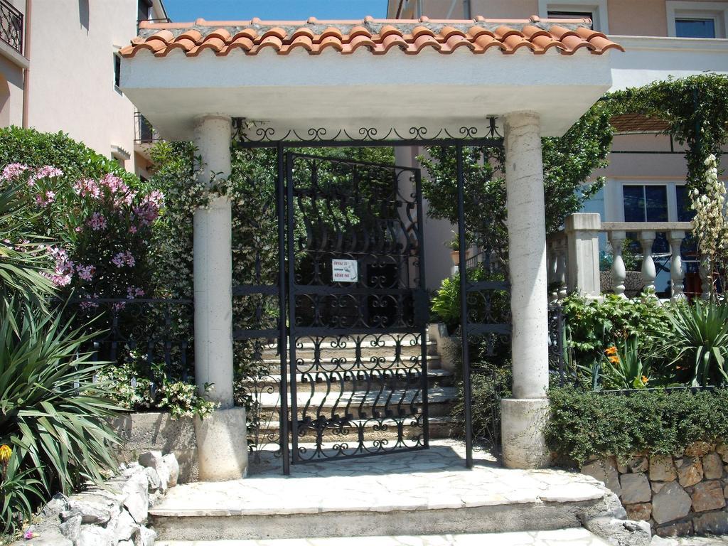Apartments Velic Crikvenica Exterior foto